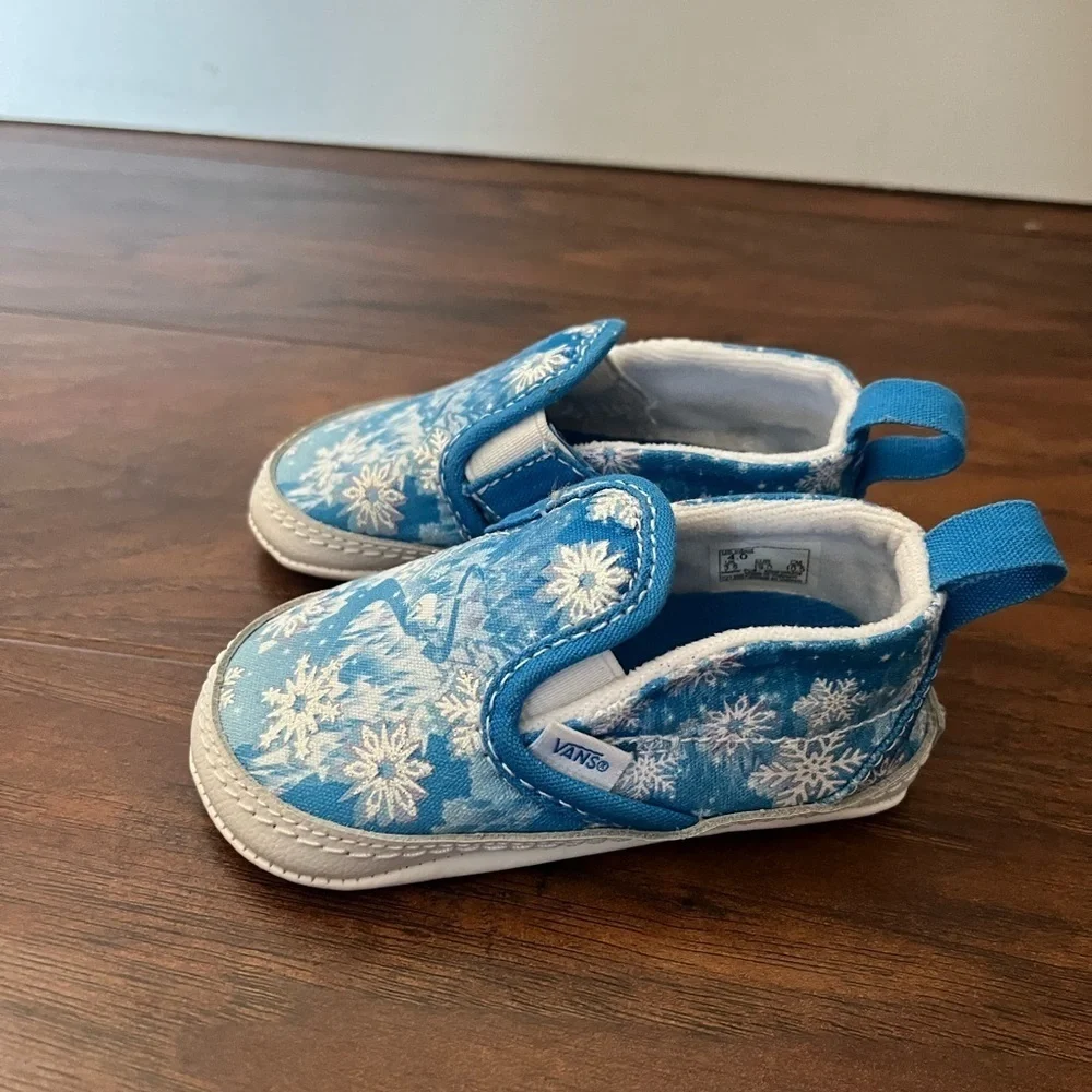 NWOT Vans Blue Winter Wonderland Kids Slip-On Crib Shoes-Size 4